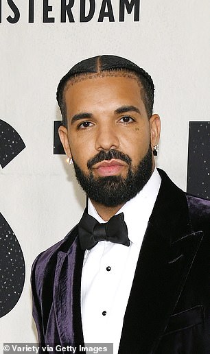 Das Neueste: Ein KI-generierter Track mit den simulierten Stimmen von Drake, 36, und The Weeknd, 33, ging über das Wochenende viral und führte zu Spekulationen, dass es sich um einen Werbegag für ein Startup-Technologieunternehmen handelt