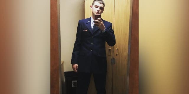 Selfie von Jack Teixeira, dem 21-jährigen Flieger der Nationalgarde, der beschuldigt wird, geheime Informationen preisgegeben zu haben.