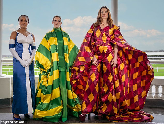 Niemand könnte diese umwerfenden Couture-Kleidungsstücke in der Modebranche auf den Posten bringen – denn sie sind eine farbenfrohe Hommage an drei der berühmtesten Sieger des Pferderennens