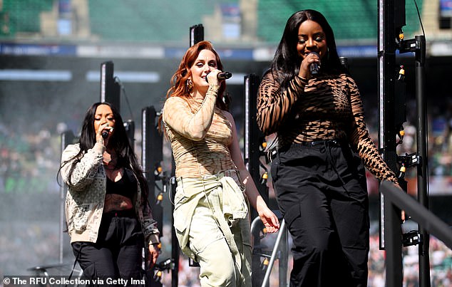 Sugababes traten am Samstag beim Finale der TikTok Women's Six Nations zwischen England und Frankreich vor einem rekordverdächtigen Publikum auf