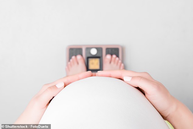 Frauen mit einem BMI von 25 und mehr wird nun mitgeteilt, dass sie mit größerer Wahrscheinlichkeit einen Notfall-Kaiserschnitt benötigen und ihre Babys eine fachärztliche Versorgung benötigen (Archivbild)