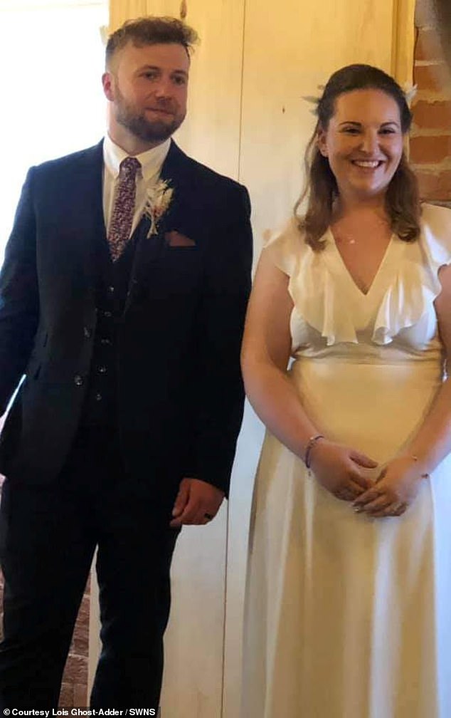 Lois Ghost-Adderley und Ehemann Lee, beide 28, aus Shepherdswell, Kent, waren entsetzt, nachdem ihr Videofilmer ihnen versehentlich Aufnahmen von ihm geschickt hatte, wie er Hochzeitsgäste beleidigte – und sie „f***ing m**gs“ nannte.