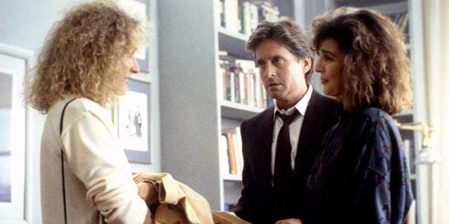 Glenn Close, Michael Douglas und Anne Archer drehen eine Szene in Fatal Attraction 1987