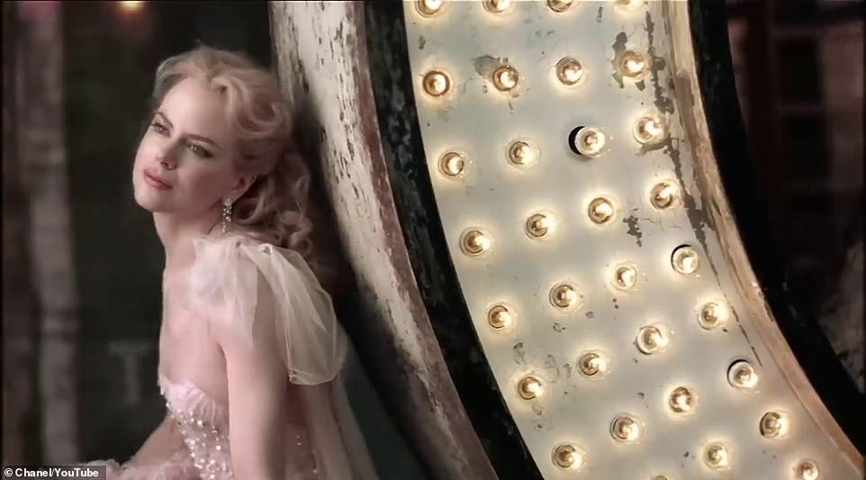 Nicole wore the same dress, designed by Lagerfeld himself, in her 2004 advertising film for Chanel No.5, titled 'Le Film', which was directed by Baz Luhrmann. (Nicole is pictured in the ad wearing her Met Gala dress)