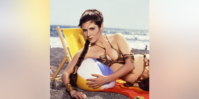 Carrie Fisher am Strand