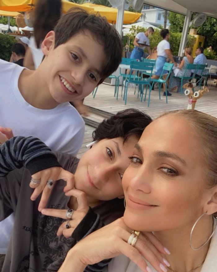 Jennifer Lopez sagt, dass die Zwillinge Emme und Max als Teens 2 alles herausfordern