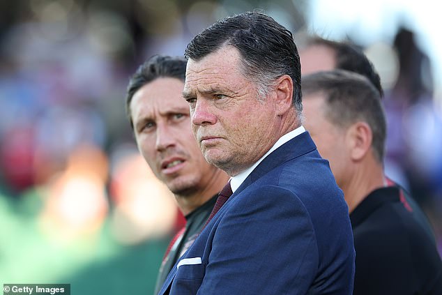 Der Trainer von Adelaide United, Carl Veart, möchte sicherstellen, dass sein Starspieler nach Ablauf seiner Zeit in der A-League einen Schritt macht, der für seine Karriere am besten ist