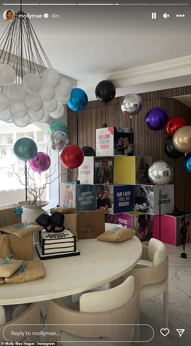 Geburtstag: Der Creative Director von PrettyLittleThing verwöhnte Tommy an seinem Geburtstag, als er mit Geschenken, einem Kuchen, Luftballons und einer Fotoausstellung aufwachte