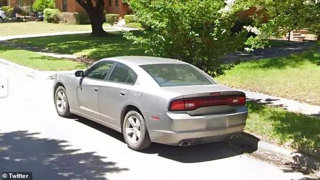 Sein graues Auto steht vor der Schießerei vor seinem Familienhaus in Dallas