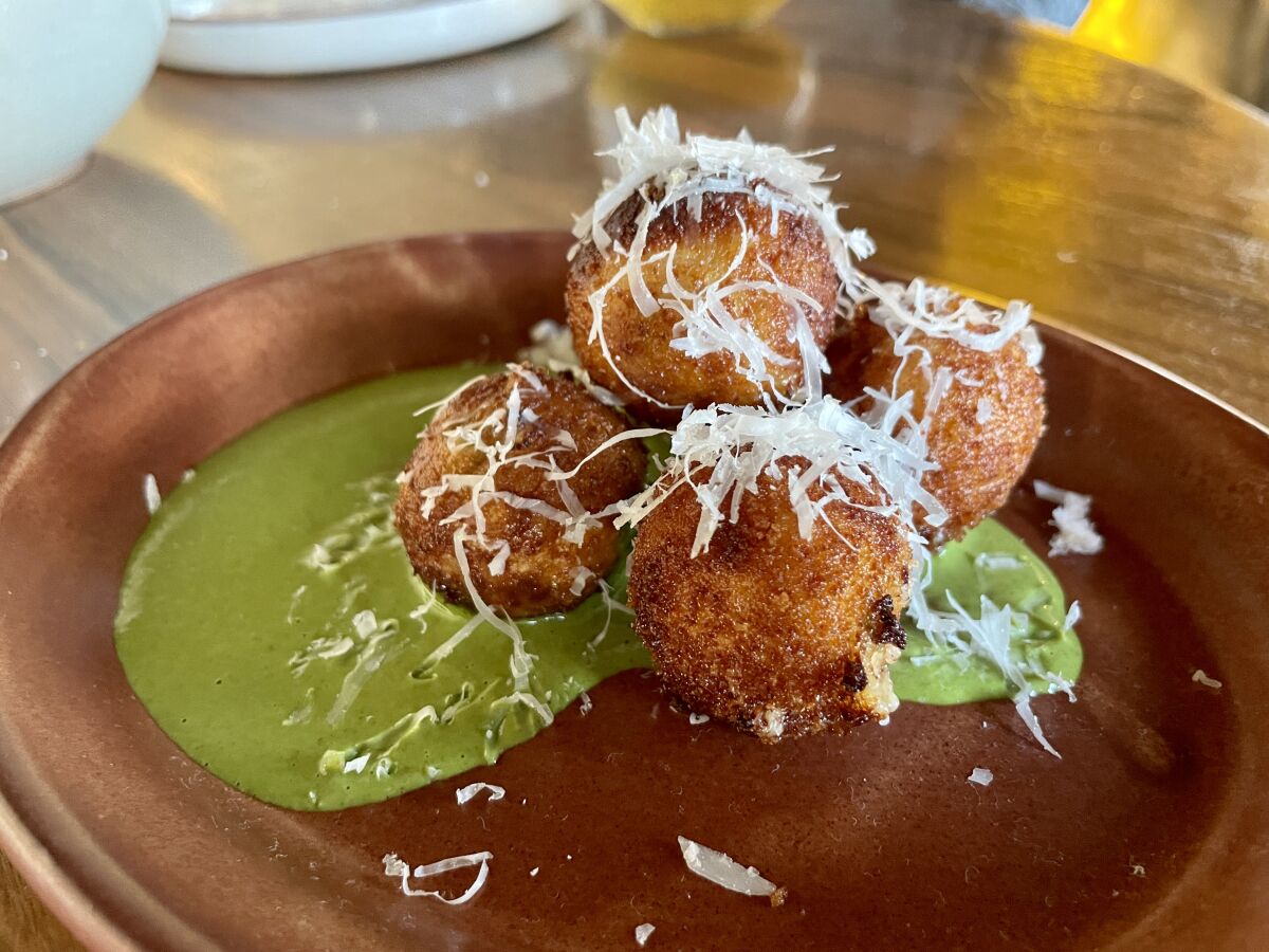 Chile Poblano Croquetta von Bombo in West Hollywood.