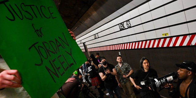 Demonstranten gehen wegen des Todes von Jordan Neely in New York auf die Straße