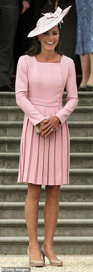 Ein weiteres Wickstead-Kleid für 1.200 Pfund bei einer Gartenparty im Buckingham Palace im Mai 2022