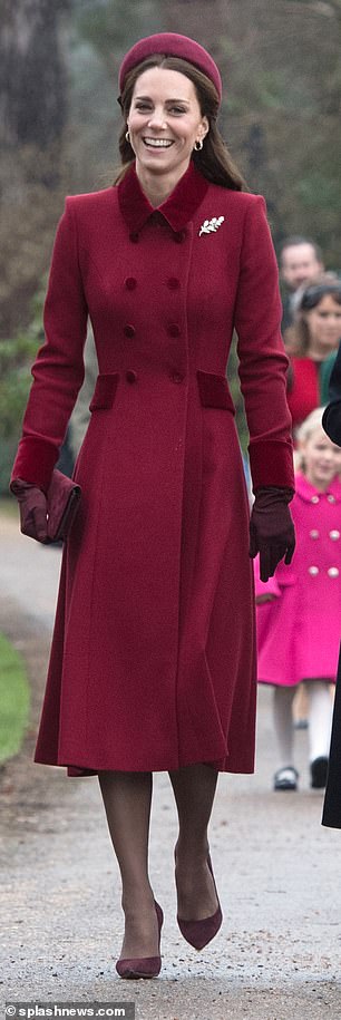 Kate trägt die rote Version am Weihnachtstag 2018