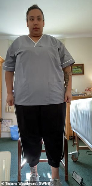 Während Miss Woodward (im Bild vor der Operation) schließlich fast 9 Kilo abnahm, hat ihr Gewichtsverlust seitdem aufgehört