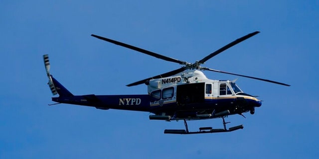 Ein Hubschrauber der New Yorker Polizei