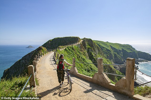 Fahren Sie nach Sark auf den Kanalinseln, um Rad zu fahren oder Sterne zu beobachten