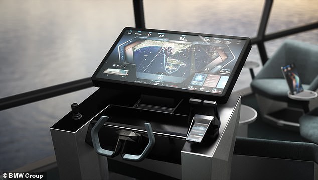 Das Glasboot ist mit einem 32-Zoll-Touchscreen-Display mit Sprachsteuerung ausgestattet