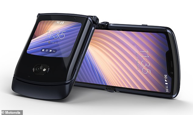 Das Problem betrifft mehrere teure Mobiltelefone, darunter das Motorola Razr 2022 (im Bild), das 949,99 £ kostet, und das Xiaomi 13, das 849 £ kostet.