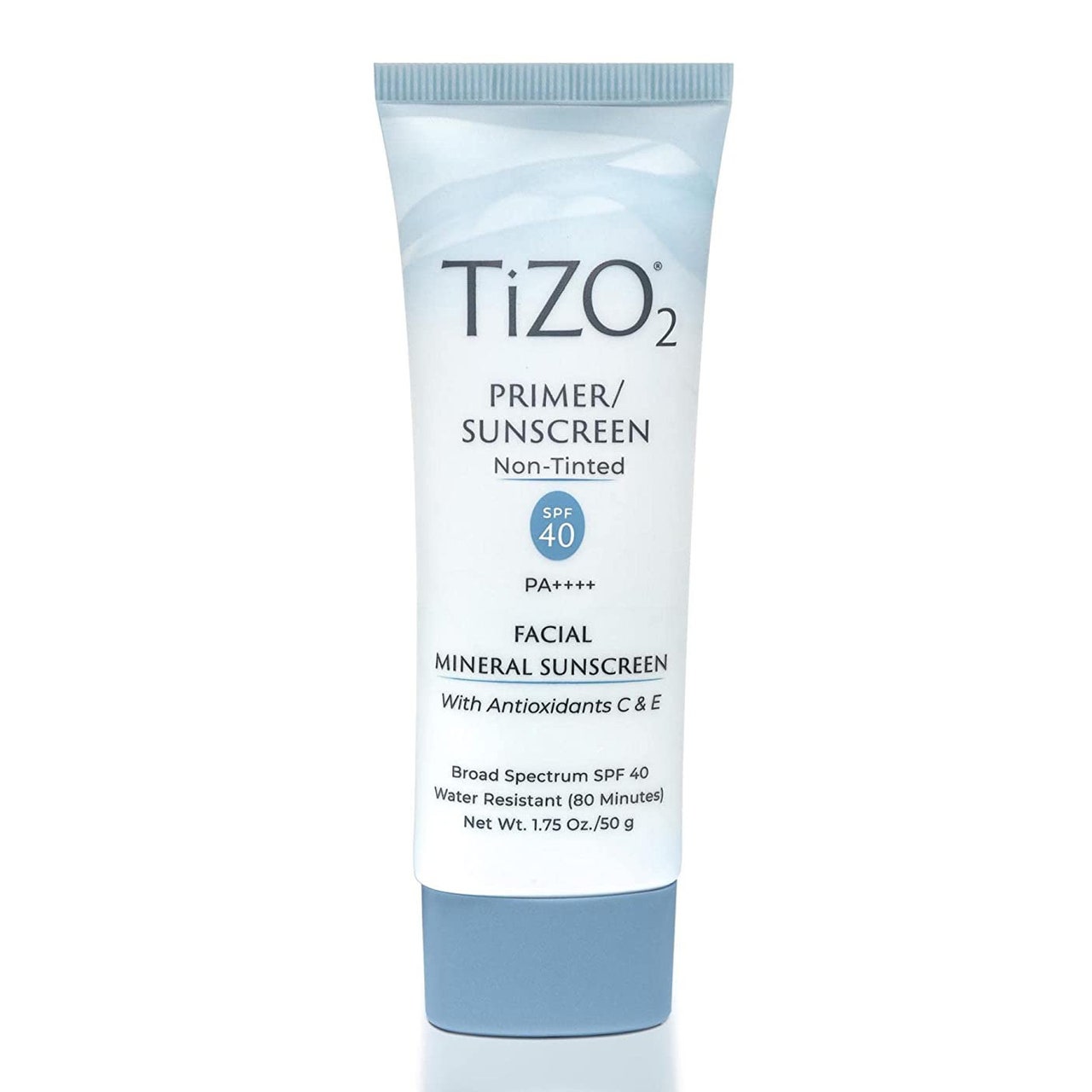 Tizo2 Facial Primer SPF 40 hellblaue Tube Sonnenschutz auf weißem Hintergrund