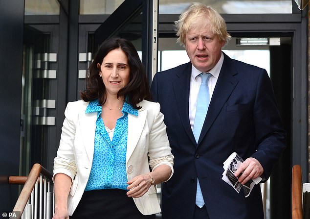 Boris Johnsons zweite Frau Marina (gemeinsam im Bild 2015) war Berichten zufolge „am Boden zerstört“ und ihre vier Kinder „wütend“ über seine Entscheidung, erneut zu heiraten und weitere Kinder zu bekommen
