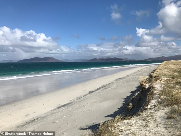 GROSSBRITANNIEN!  Dies ist der unglaubliche West Beach mit weißem Sand auf der schottischen Isle of Berneray
