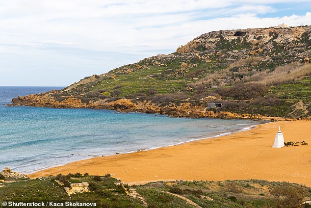 IM AUSLAND!  Diese Sonnenfalle ist Ramla Beach auf der Insel Gozo vor dem maltesischen Festland