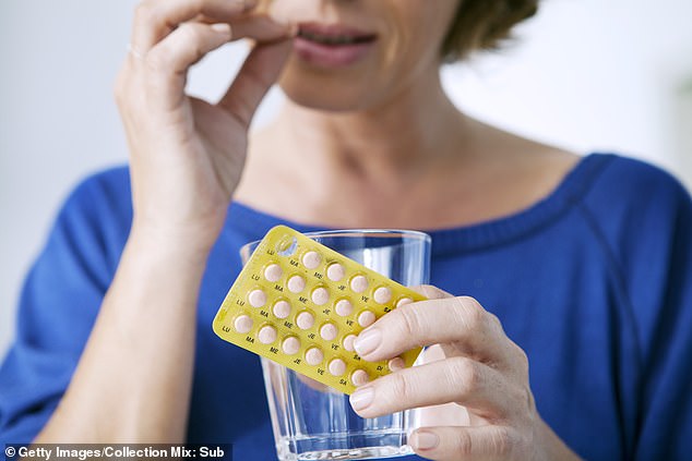 Das „bahnbrechende“ Medikament namens Fezolinetant könnte eine Lebensader für Hunderttausende Frauen sein, die keine Hormonersatztherapie (HRT) erhalten können (Dateibild)