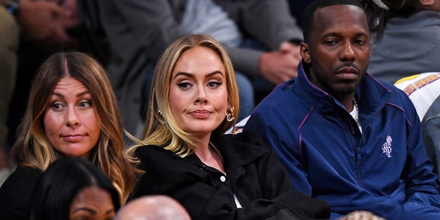 Adele mit ihrem Freund Rich Paul auf der Tribüne beim Spiel der Lakers
