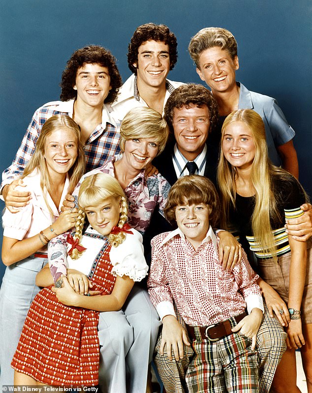 „The Brady Bunch“, das erstmals 1969 ausgestrahlt wurde, handelte von den unbeschwerten Missgeschicken einer großen Patchwork-Familie, die in einem Vorort Amerikas lebte