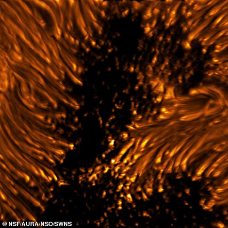 Dieses Bild zeigt die feinen Strukturen eines Sonnenflecks in der Photosphäre