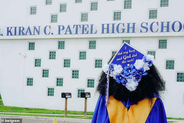 Jasmine erzielte ihren überwältigenden akademischen Erfolg an der Dr. Kiran C. Patel High School in Tampa, Florida
