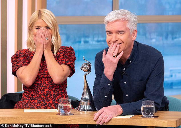 Ausstieg: Phillip gab am Wochenende bekannt, dass er aufgrund von Berichten über einen Streit zwischen ihm und Holly mit „sofortiger Wirkung“ von der Moderation der ITV-Talkshow zurücktreten werde