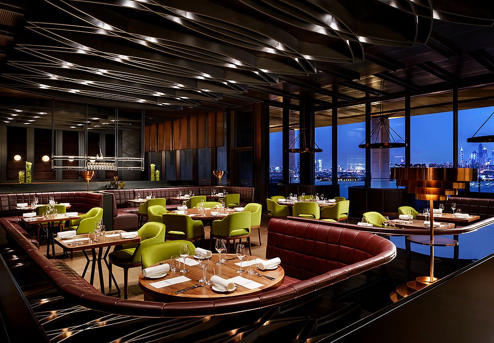 Lecker ist das Wort: Oben ist das hoteleigene Restaurant „Dinner by Heston Blumenthal“ zu sehen