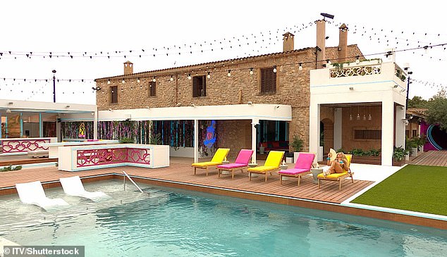 Wo wird gefilmt?  Die Sommerserie von Love Island wird erneut in eine schicke Villa auf Mallorca, Spanien, zurückkehren, nachdem die Winterserie nach Südafrika verlegt wurde