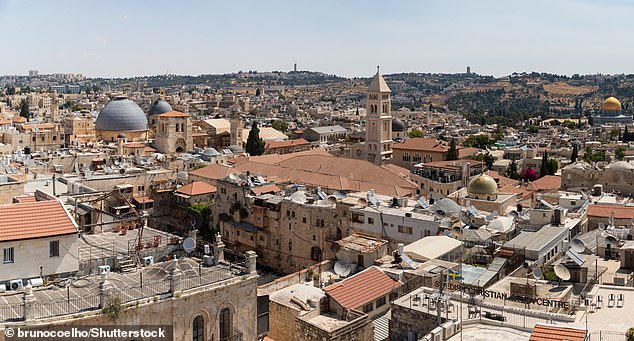 Die Altstadt von Jerusalem (im Bild) ist ein 0,35 Quadratmeilen großes, ummauertes Gebiet in Ostjerusalem mit großer historischer und biblischer Bedeutung