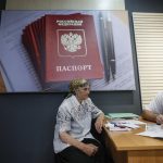 Russische Pässe werden den Ukrainern aufgezwungen, „ihre Identität zu löschen“