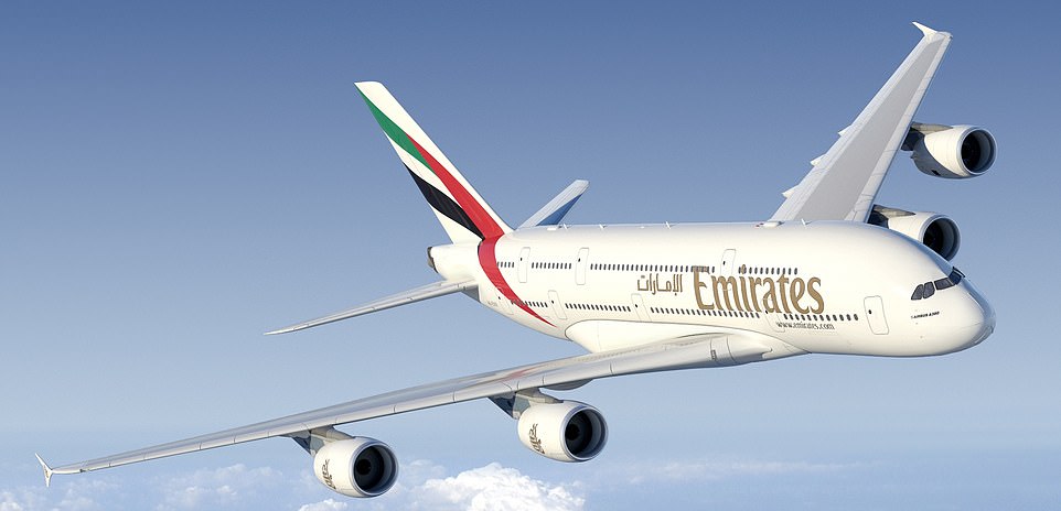 Die Premium-Economy-Sitze im Emirates A380 sind in einer 2-4-2-Anordnung angeordnet, mit zwei Fensterplätzen auf beiden Seiten und vier in der Mitte