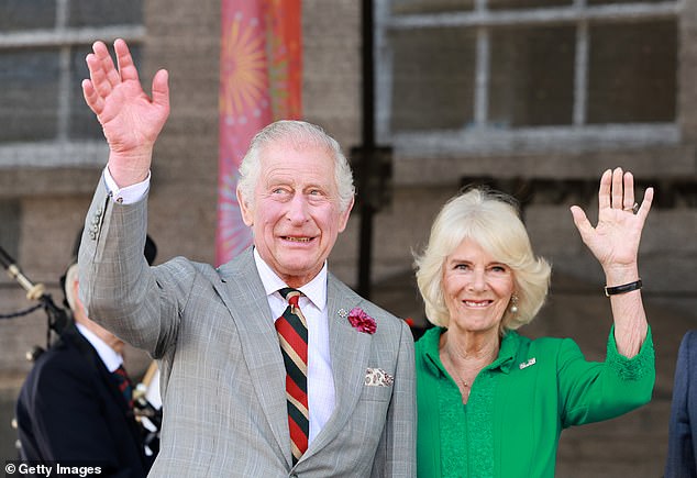 Der Experte stellte fest, dass sich König Charles und Königin Camilla derzeit in Nordirland aufhalten, wo sie „Diplomatie auf hohem Niveau“ betreiben
