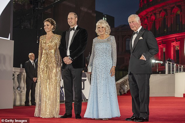 Am Beispiel der James-Bond-Premiere 2021 sagte Richard, dass Kate, William, Camilla und Charles als die „neuen Fab Four“ angesehen würden.