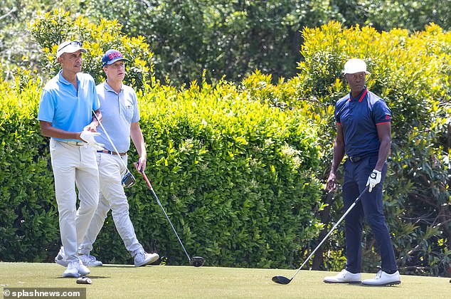 Barack Obama hat am Wochenende das Golfen mit dem Schauspieler Don Cheadle (rechts) beobachtet
