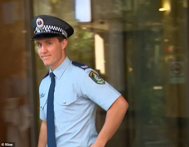 Der Hundeführer der NSW-Polizei, Jesse Swain, hielt einen bewaffneten Eissüchtigen davon ab, eine Waffe auf ihn und ihn und seine Kollegen abzufeuern