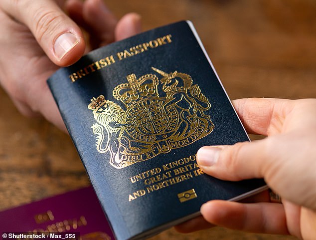 Bei Reisen in die EU ist ein zehnjähriger britischer Reisepass nur genau zehn Jahre nach dem Ausstellungsdatum – und nicht nach dem Ablaufdatum – gültig