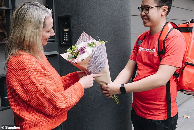 DoorDash und Coles haben sich zusammengetan, um 5.000 Blumensträuße zum Muttertag zu verschenken
