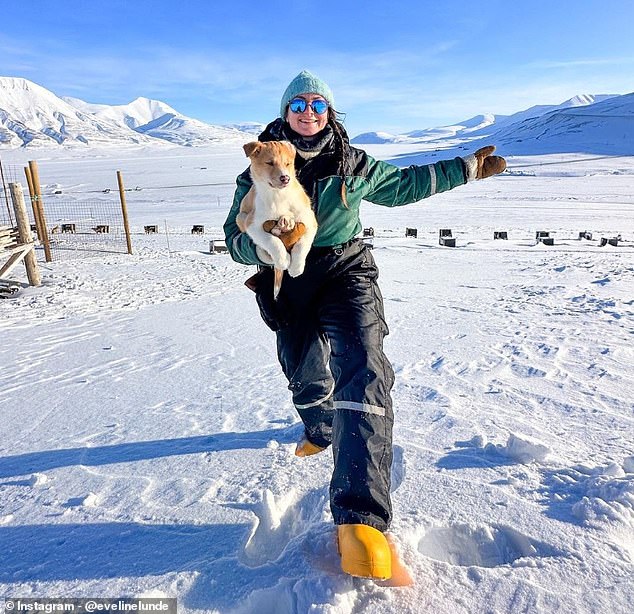 Eveline Lunde ist vor einigen Jahren nach Longyearbyen gezogen und sagt, dass sie sich immer noch an die eisige Wildnis gewöhnt