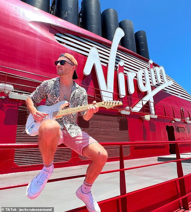 Jack Nolan, ein Performer bei Virgin Voyages, sammelt eine riesige TikTok-Fangemeinde, indem er aufschlussreiche Videos über sein Leben auf See teilt