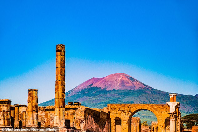 Eingefroren in der Zeit: Ein Leser fragt den Guru, ob Streiks Auswirkungen auf seine Bahnfahrt nach Neapel haben werden, um Pompeji und den Vesuv zu besichtigen (im Bild)
