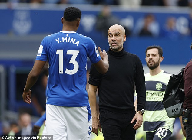 Manchester City-Trainer Pep Guardiola war mit Everton-Verteidiger Yerry Mina unzufrieden