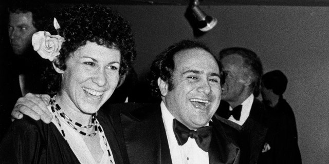 Rhea Pearlman und Danny DeVito im Jahr 1986
