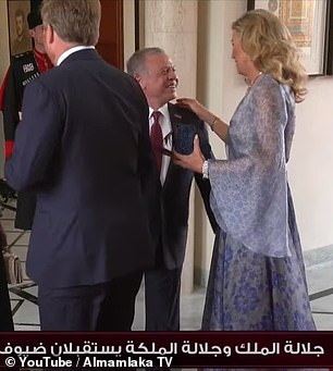 Königin Maxima begrüßt König Abdullah II
