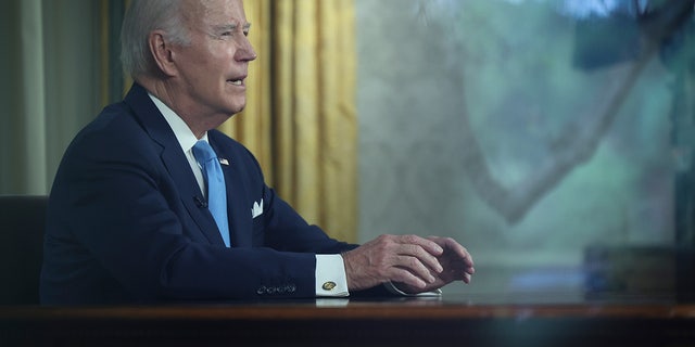 Präsident Biden hält eine Fernsehansprache aus dem Oval Office